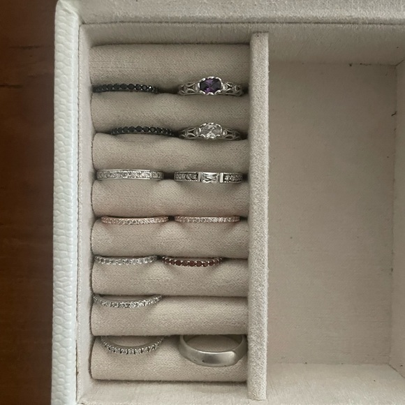 A LA CARTE TURQUOISE & ESTATE JEWELRY RING SALE - Picture 8 of 9